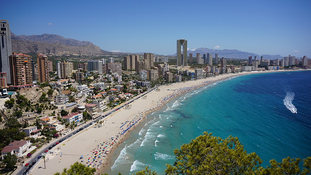 Pohled přes pláž Benidorm