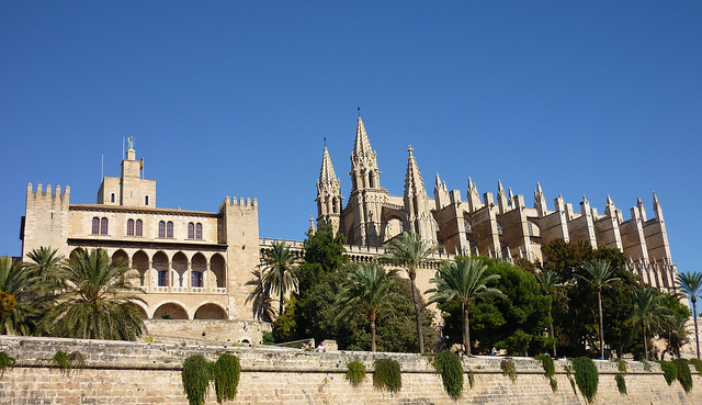 Palau de l'Almudaina and La Seu Cathedral