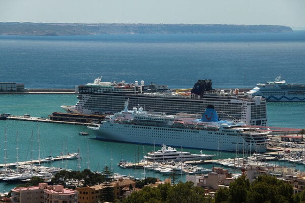 cruise port at palma de mallorca